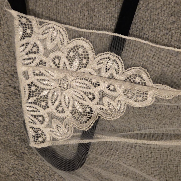 White Bridal Sheer Robe - Picture 2 of 4